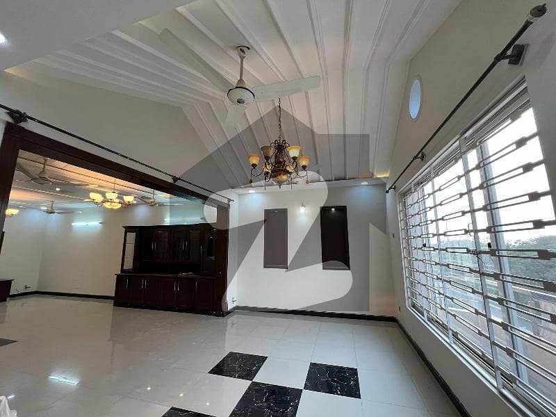 G13 40x80 Upper Portion Available For Rent