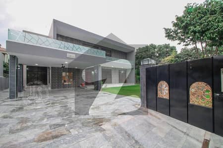 5 KANAL TOP LOCATION HOUSE FOR MULTINATIONAL COMPANY GOLDEN OPPORTUNITY