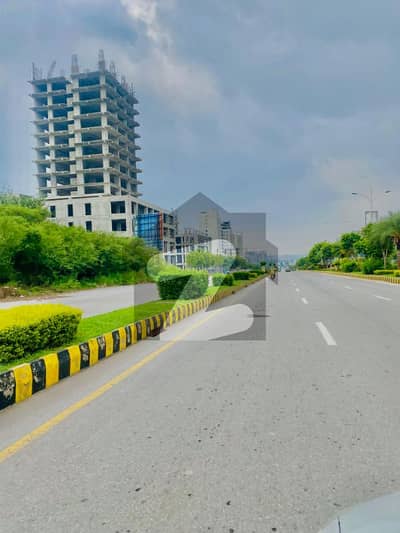 Block B Park Face Plot Available For Sale In Gulberg Islamabad