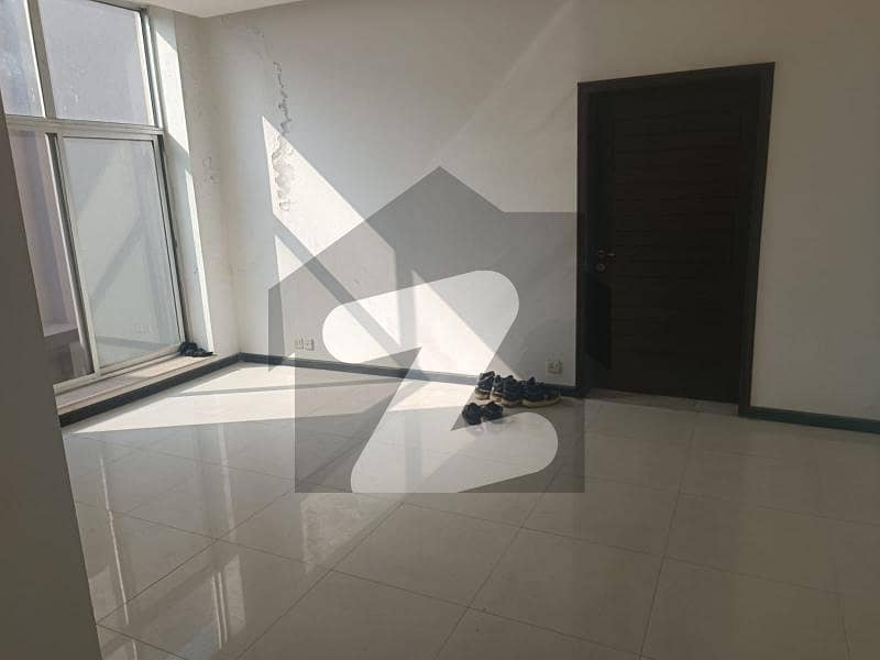 10-Marla Beautiful Renovated Villa Available For Sale 10-Marla Beautiful Renovated Villa Available For Sale