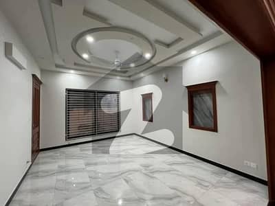 14 MARLA LIKE BRAND NEW UPPER PORTION AVAILABLE FOR RENT IN G13-