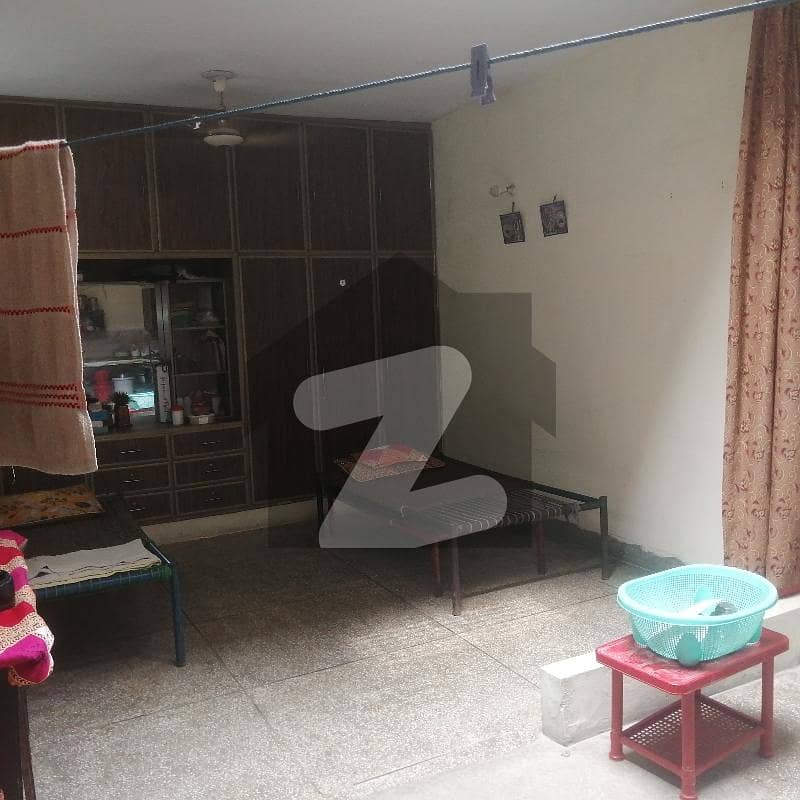 غازی روڈ کینٹ,لاہور میں 3 کمروں کا 4 مرلہ مکان 4.1 کروڑ میں برائے فروخت۔ غازی روڈ کینٹ,لاہور میں 3 کمروں کا 4 مرلہ مکان 4.1 کروڑ میں برائے فروخت۔