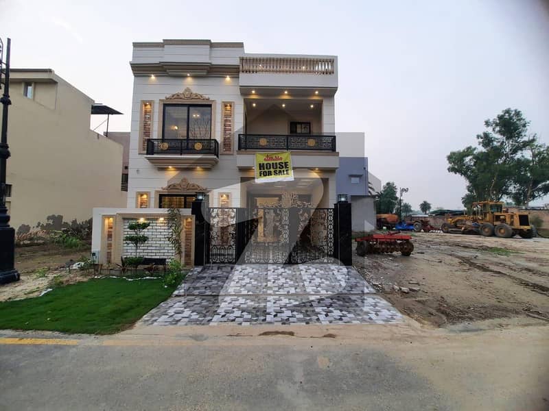 New Facing Park Ideally Located House