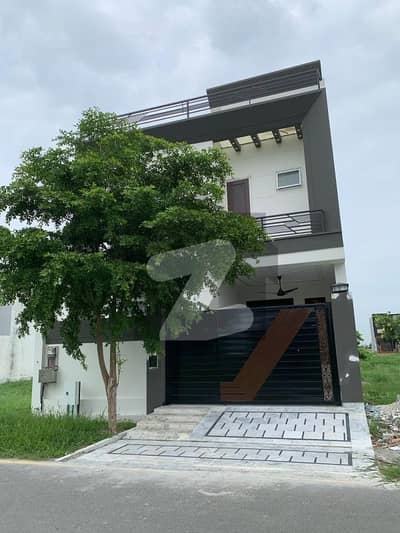 Prime Location 5 Marla House Up For sale In Royal Palm City