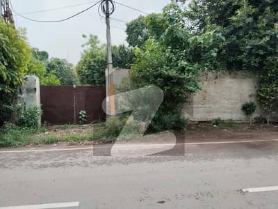 گلبرگ 3 گلبرگ,لاہور میں 2 کنال کمرشل پلاٹ 20.0 کروڑ میں برائے فروخت۔