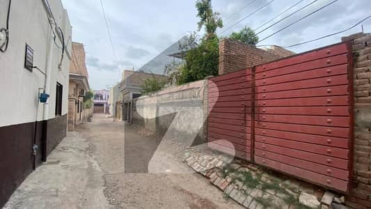 گلگشت کالونی ملتان میں 3 کمروں کا 8 مرلہ مکان 75.0 لاکھ میں برائے فروخت۔