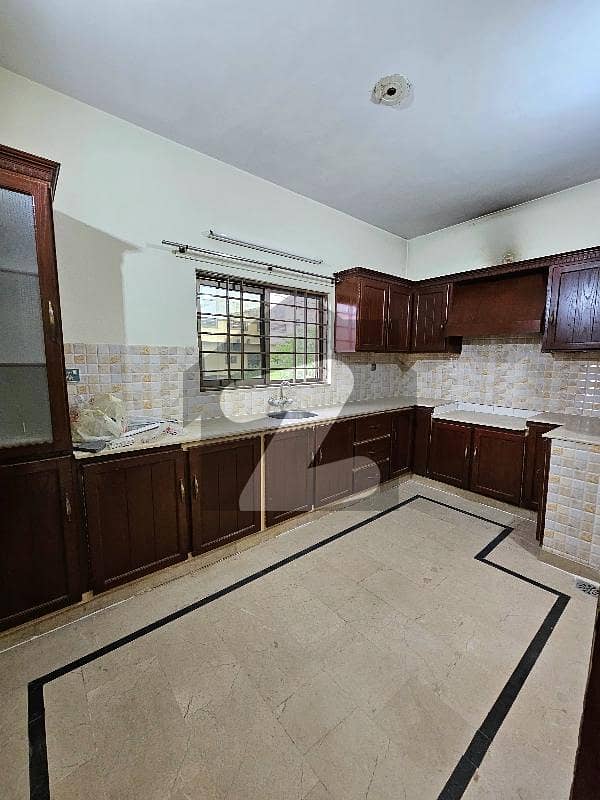 Prominently-Located 10 Marla Upper Portion Available In G-13 Prominently-Located 10 Marla Upper Portion Available In G-13