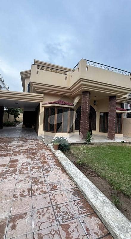 ایف ۔ 10 اسلام آباد میں 4 کمروں کا 1 کنال مکان 17.0 کروڑ میں برائے فروخت۔ ایف ۔ 10 اسلام آباد میں 4 کمروں کا 1 کنال مکان 17.0 کروڑ میں برائے فروخت۔