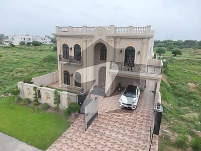 ڈی ایچ اے فیز 8 ڈیفنس (ڈی ایچ اے),لاہور میں 5 کمروں کا 1 کنال مکان 10.9 کروڑ میں برائے فروخت۔