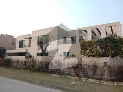 PRIME LOCTION ONE KANAL UPPER PORTION AVAILABLE FOR RENT IN DHA PHASE 4