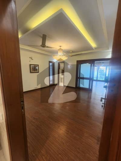 دارالامان سوسائٹی کراچی میں 5 کمروں کا 1 کنال مکان 28.0 کروڑ میں برائے فروخت۔