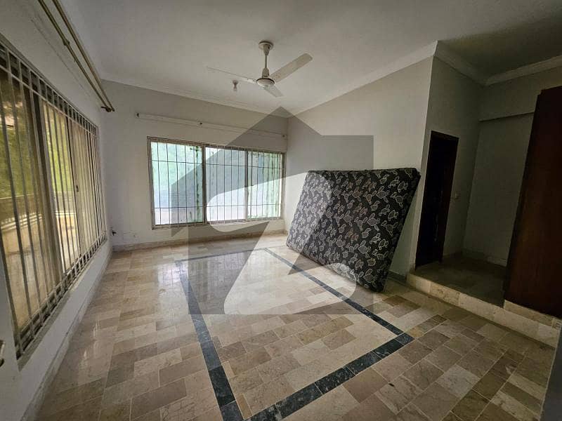 UPPER PORTION FOR RENT F-10