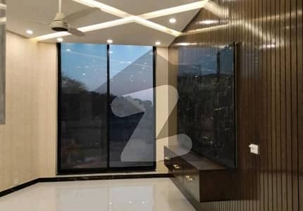 House Of 10 Marla Available In Bahria Town - Sector C