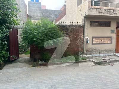 نشتر کالونی لاہور میں 4 مرلہ رہائشی پلاٹ 75.0 لاکھ میں برائے فروخت۔