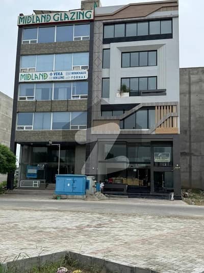 8 Marla Building For Rent