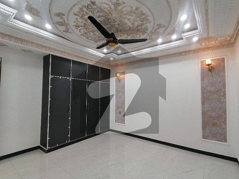 House For Grabs In 10 Marla LDA Avenue