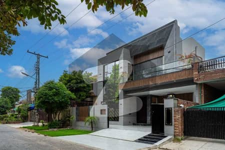 10- Marla Out Class Location Ultra Modern Design Most Luxurious Brand New House For Sale In DHA Ph. 3 Block Z Lhr