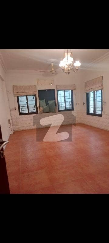 Defence Phase 4 300 Yards Bungalow For Sale