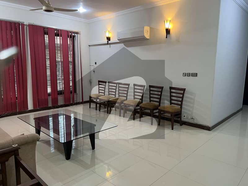 F-7 Beautiful Upper Portion Available F-7 Beautiful Upper Portion Available
