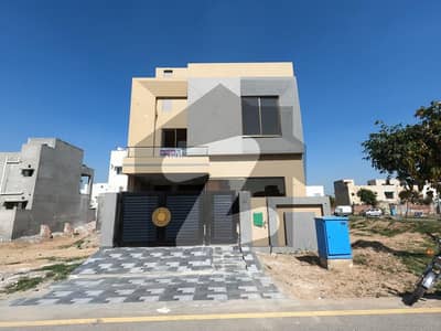 بحریہ نشیمن ۔ آئرس بحریہ نشیمن,لاہور میں 3 کمروں کا 5 مرلہ مکان 1.46 کروڑ میں برائے فروخت۔