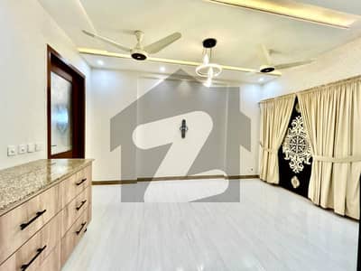 ڈی ایچ اے ڈیفینس فیز 2 ڈی ایچ اے ڈیفینس,اسلام آباد میں 3 کمروں کا 1 کنال بالائی پورشن 90.0 ہزار میں کرایہ پر دستیاب ہے۔