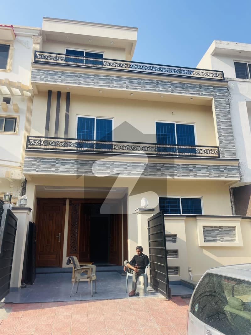 جی ۔ 14/4 جی ۔ 14,اسلام آباد میں 5 کمروں کا 4 مرلہ مکان 3.9 کروڑ میں برائے فروخت۔ جی ۔ 14/4 جی ۔ 14,اسلام آباد میں 5 کمروں کا 4 مرلہ مکان 3.9 کروڑ میں برائے فروخت۔