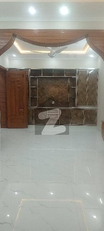 Upper portion Kanal available for rent D-12