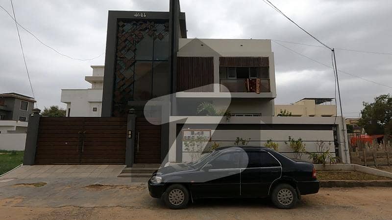 Avail Yourself A Great Prime Location 400 Square Yards House In Gulshan-e-Maymar - Sector W