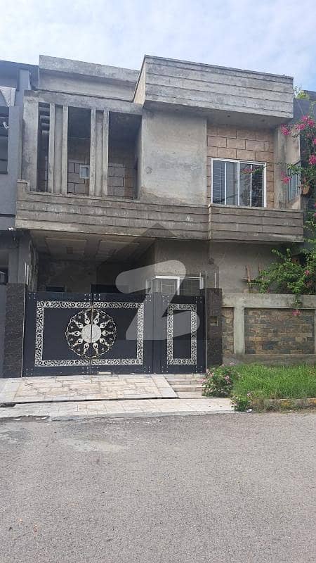 سٹی ہاؤسنگ سوسائٹی گوجرانوالہ میں 4 کمروں کا 6 مرلہ مکان 1.55 کروڑ میں برائے فروخت۔ سٹی ہاؤسنگ سوسائٹی گوجرانوالہ میں 4 کمروں کا 6 مرلہ مکان 1.55 کروڑ میں برائے فروخت۔