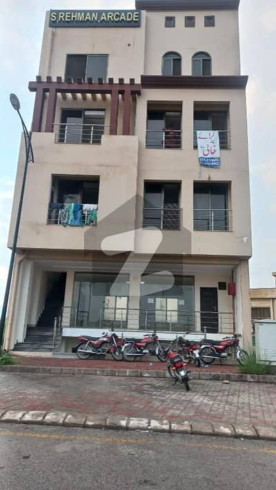 بحریہ انکلیو - سیکٹر بی1 بحریہ انکلیو,بحریہ ٹاؤن,اسلام آباد میں 9 کمروں کا 4 مرلہ عمارت 8.95 کروڑ میں برائے فروخت۔