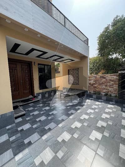 10 MARLA BRAND NEW PORTION FOR RENT UET SOCIETY