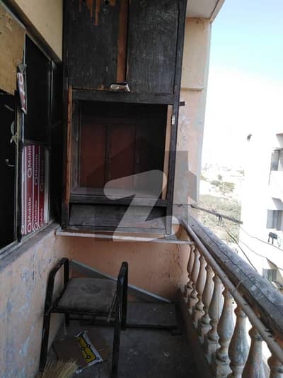 2 Bad Lounge Flat For Sale