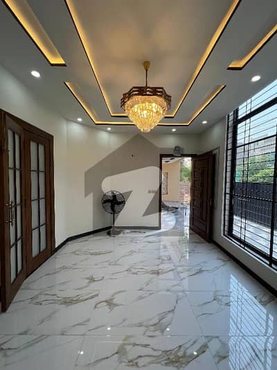 10 MARLA ULTRA MODERN HOUSE FOR SALE UET HOUSING SOCIETY