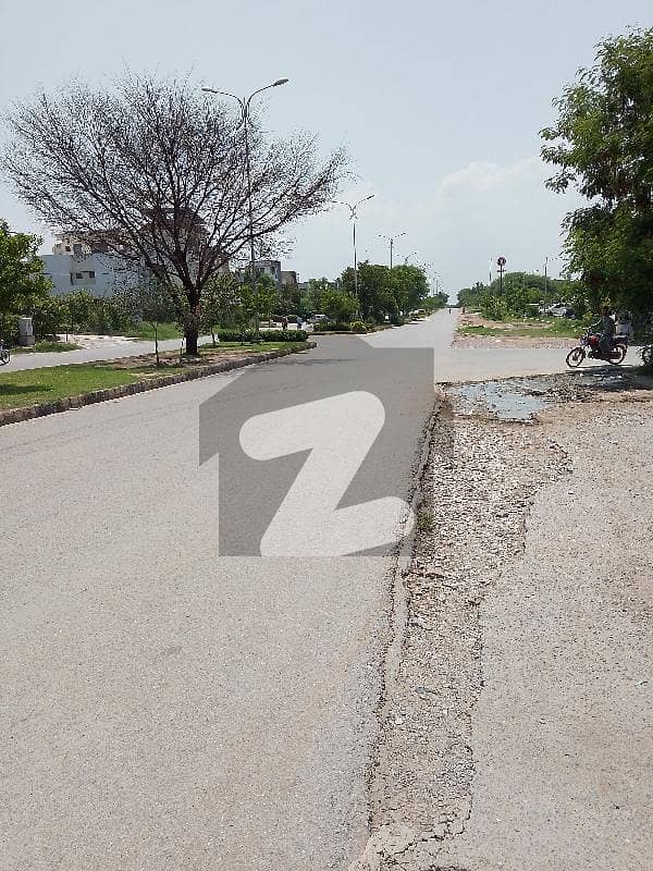 ڈی ۔ 12 اسلام آباد میں 10 مرلہ رہائشی پلاٹ 5.7 کروڑ میں برائے فروخت۔ ڈی ۔ 12 اسلام آباد میں 10 مرلہ رہائشی پلاٹ 5.7 کروڑ میں برائے فروخت۔