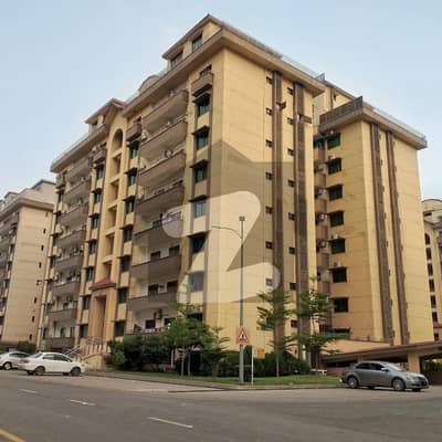 10 MARLA 3 BED BEAUTIFUL APARTMENT AVAILABLE FOR SALE