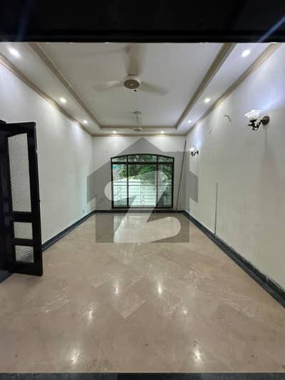 ORIGNAL PHOTOS 10 MARLA DOUBLE UNIT HOUSE IDEAL LOCATION NEAR TO PARK FOR SALE