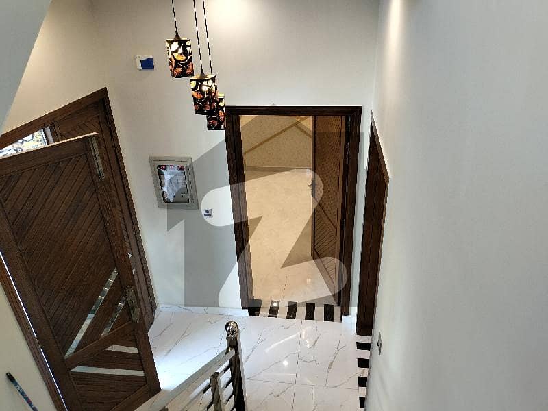 10 Marla beautiful house for sale 10 Marla beautiful house for sale