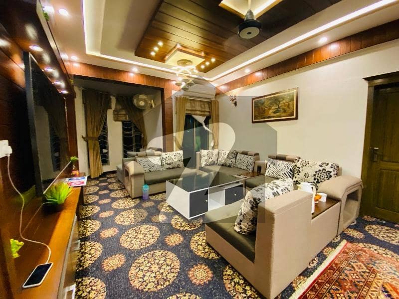 Fully Renovated 3 Bed Apartment With 4 Washrooms