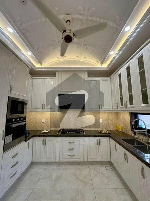 3 Bed Room House Available For Rent 3 Bed Room House Available For Rent