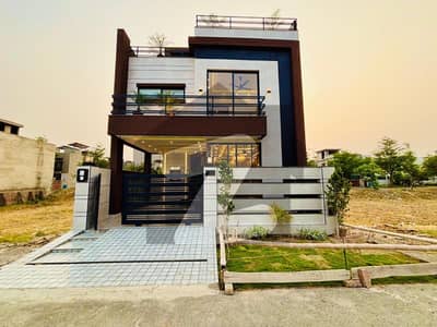 Most Beautiful 5 Marla Home Is Waiting For You Here In DHA 9 Town