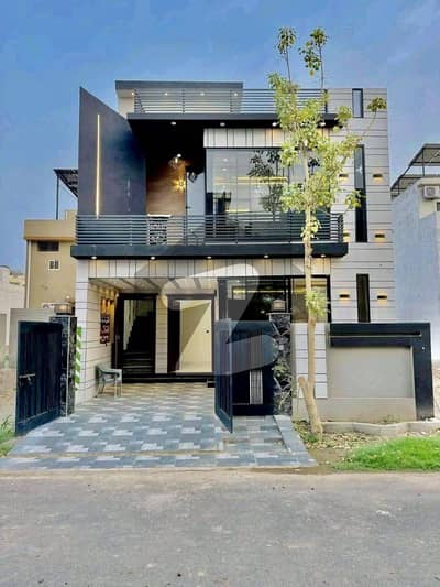 5 Marla Brand New Luxury Modern House With direct Owner meeting For Sale in Park view city Jade block