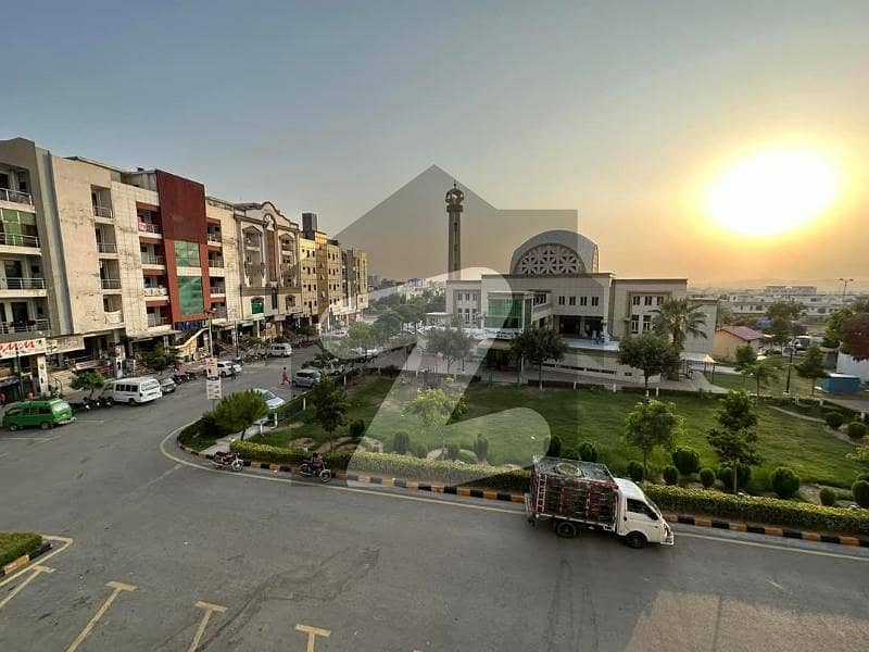 8 Marla Excellent Location Plot For Sale