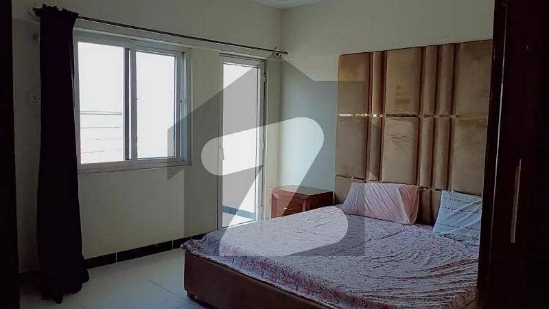 Room Available For Working Female / student Room Available For Working Female / student