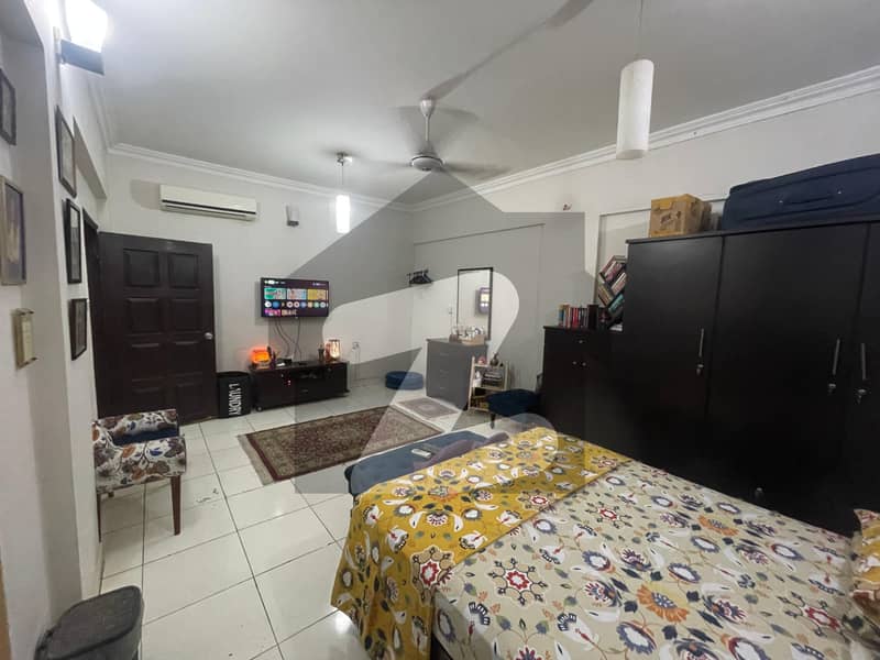 2BDD 1st Floor Road Facing Flat 2BDD 1st Floor Road Facing Flat