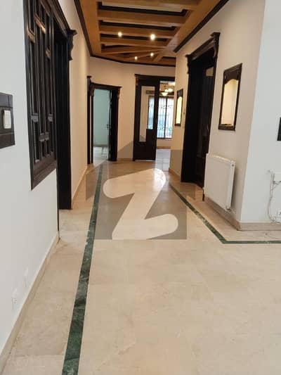 E11