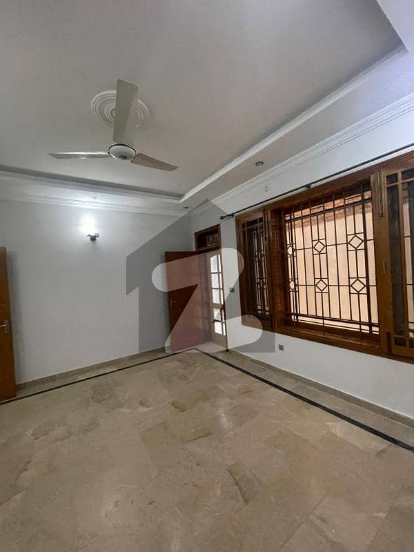 14 Marla House In G-13 For rent 14 Marla House In G-13 For rent