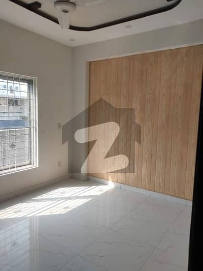 600 Yard Ground Floor Portion 3 Bed Drawing Lounge Kitchen Parking Near Karsaz National Stadium