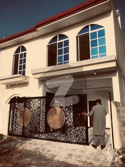 بنی گالہ اسلام آباد میں 4 کمروں کا 8 مرلہ مکان 2.4 کروڑ میں برائے فروخت۔