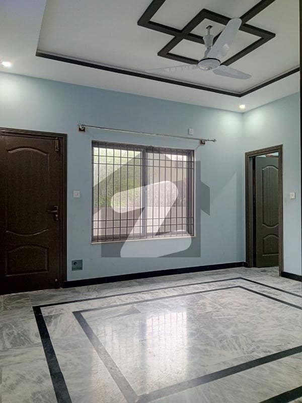 Beautiful 10 Marla Upper Portion For Rent