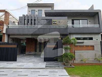 1 Kanal Brand New House Solid Construction Super Hot Location